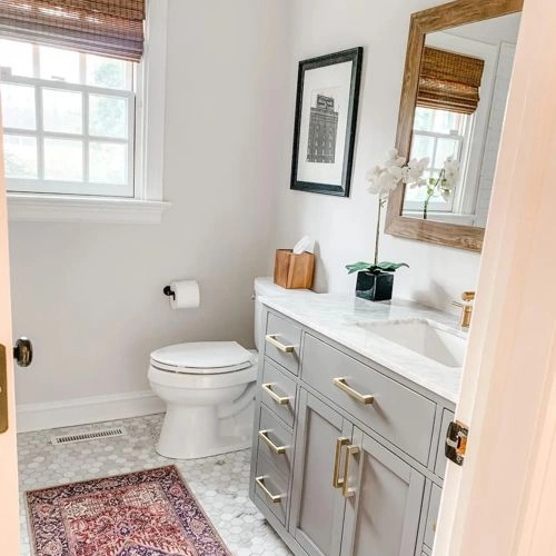 Photo of color Sherwin Williams SW 7014 Eider White