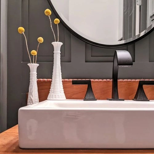 Photo of color Sherwin Williams SW 7068 Grizzle Gray