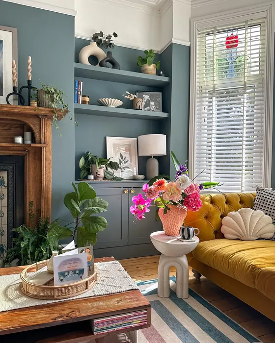 Farrow and Ball De Nimes living room 