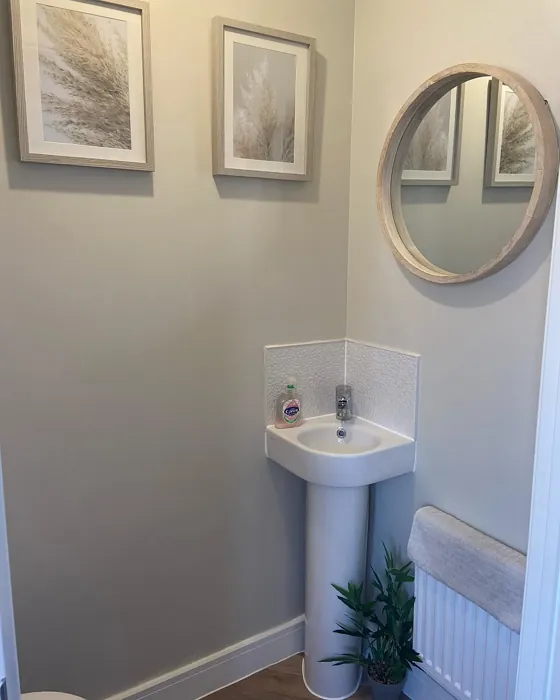 Dulux Egyptian Cotton bathroom 