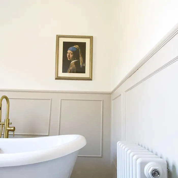 Dulux Egyptian Cotton bathroom color